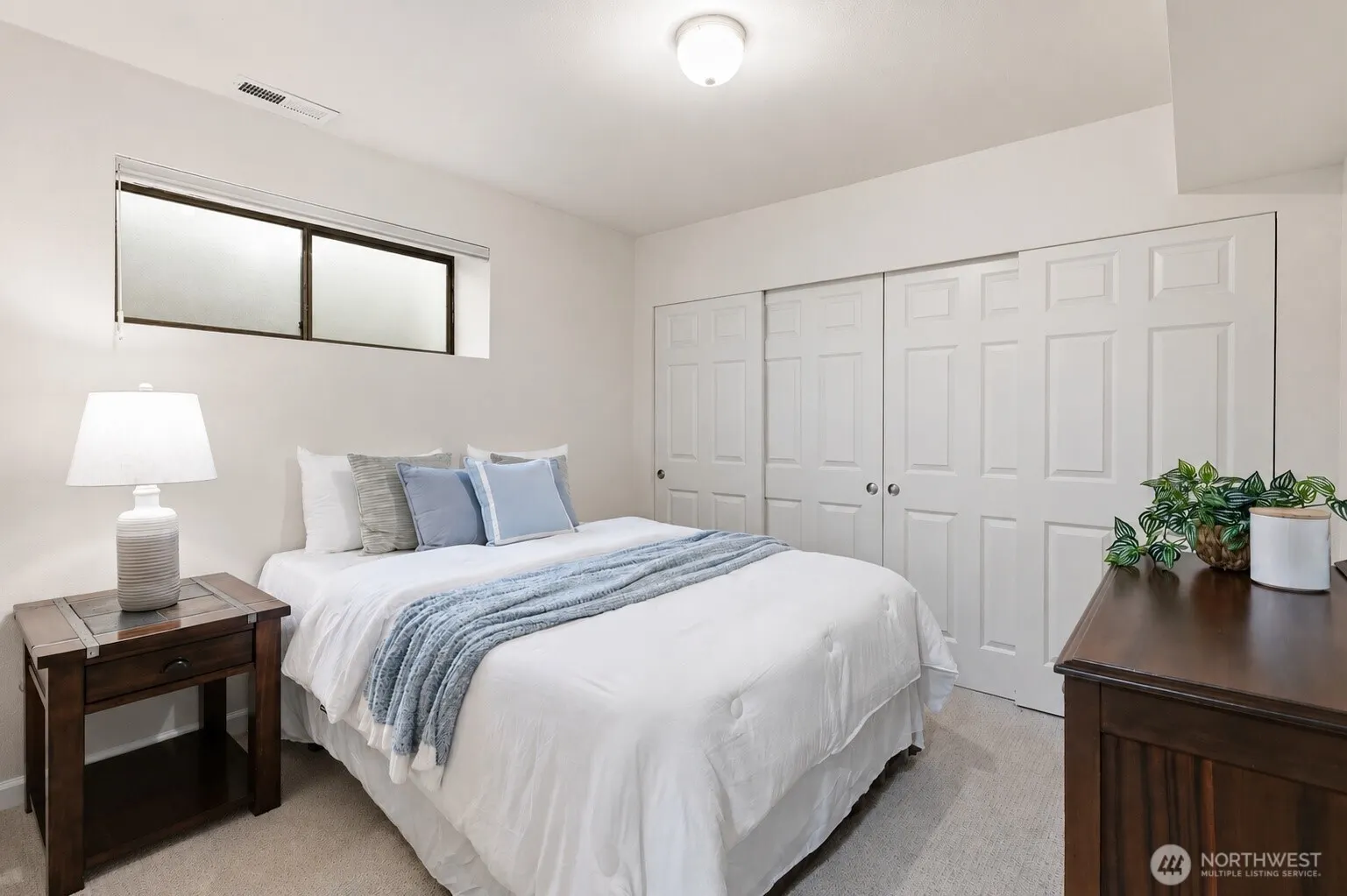 2053 E Beaver Lake Drive SE, Sammamish, WA 98075