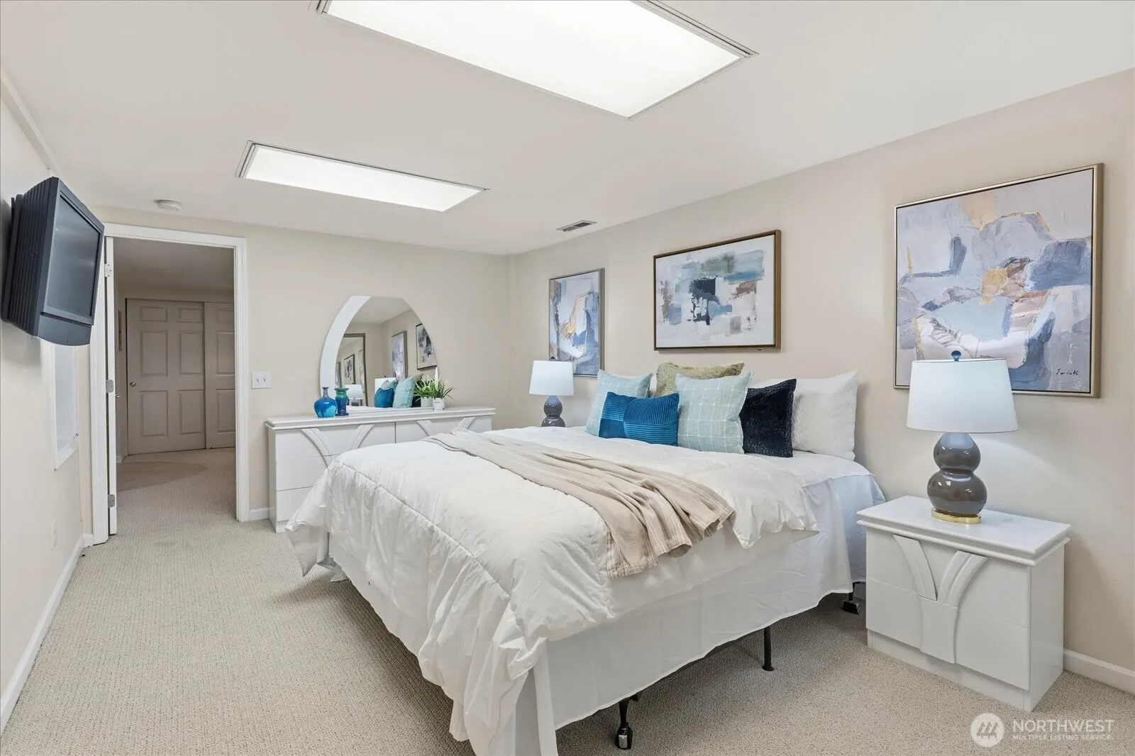 2053 E Beaver Lake Drive SE, Sammamish, WA 98075