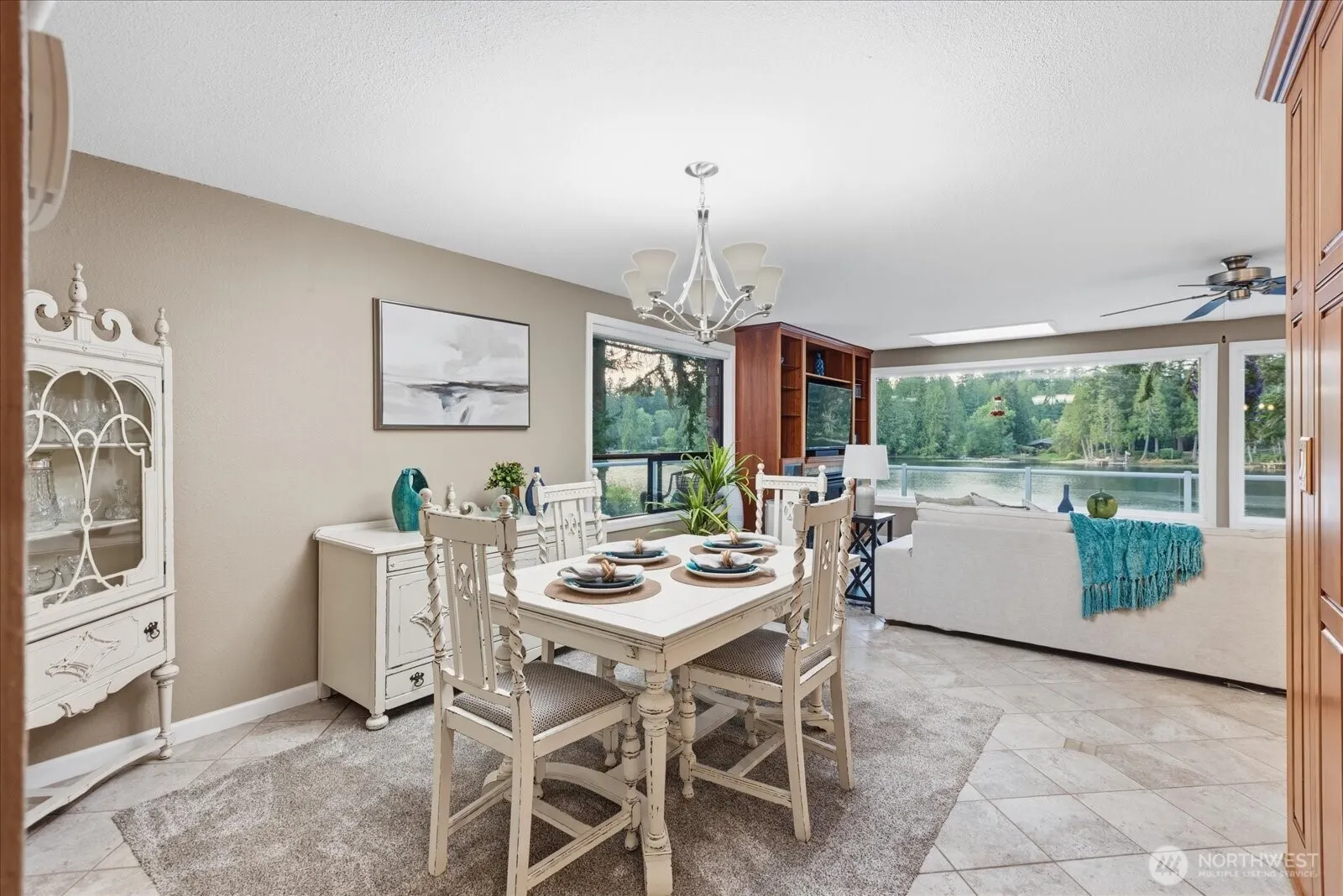 2053 E Beaver Lake Drive SE, Sammamish, WA 98075