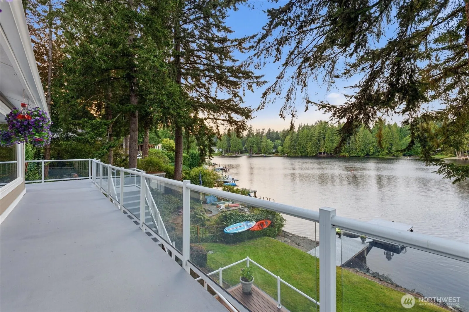 2053 E Beaver Lake Drive SE, Sammamish, WA 98075