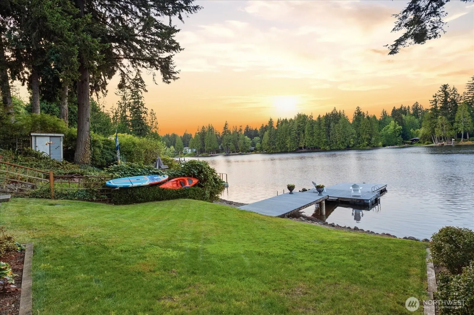 2053 E Beaver Lake Drive SE, Sammamish, WA 98075