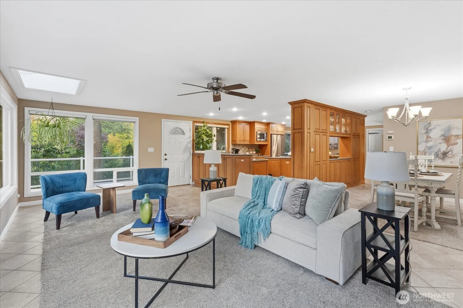 2053 E Beaver Lake Drive SE, Sammamish, WA 98075