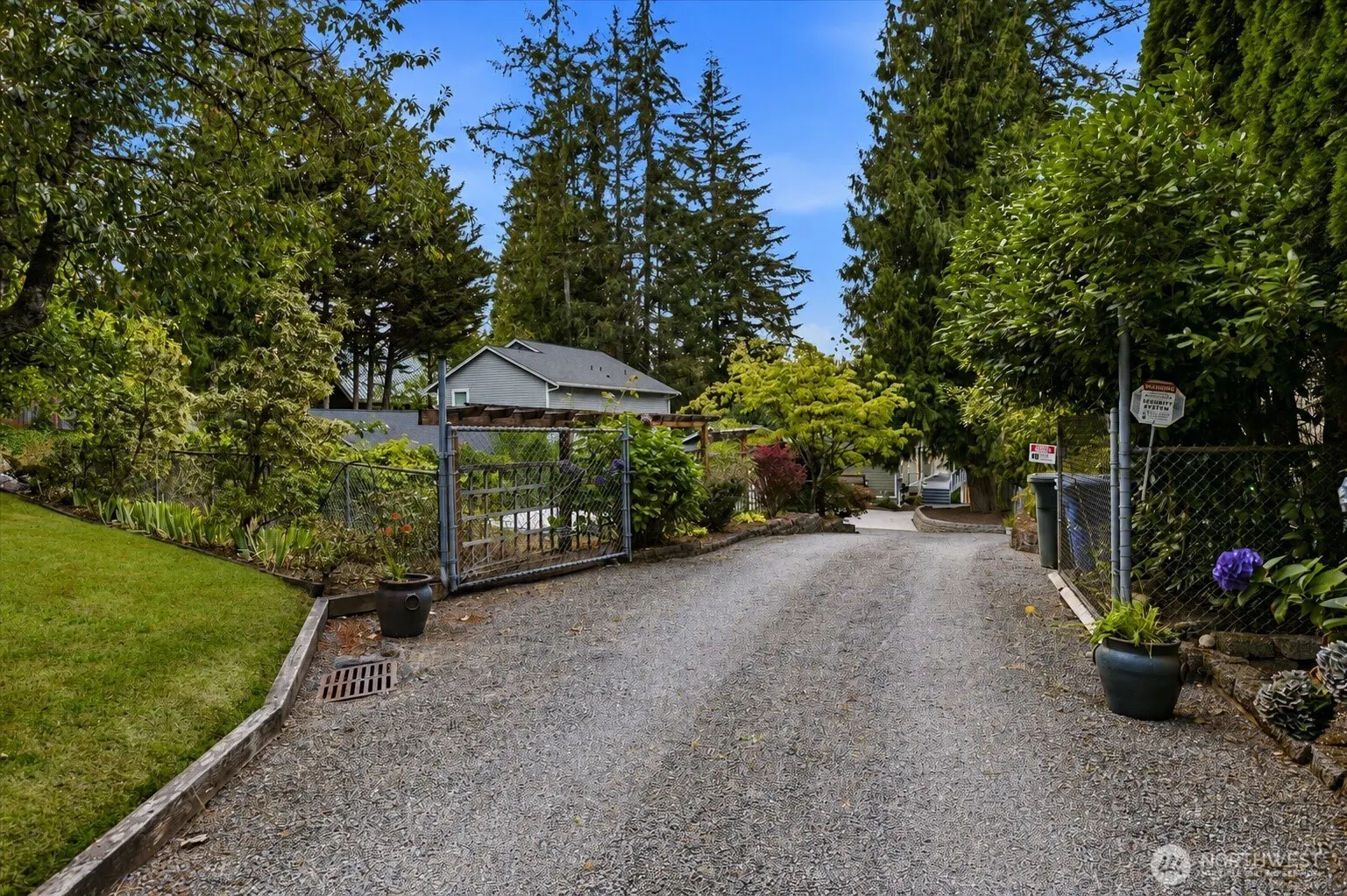 2053 E Beaver Lake Drive SE, Sammamish, WA 98075