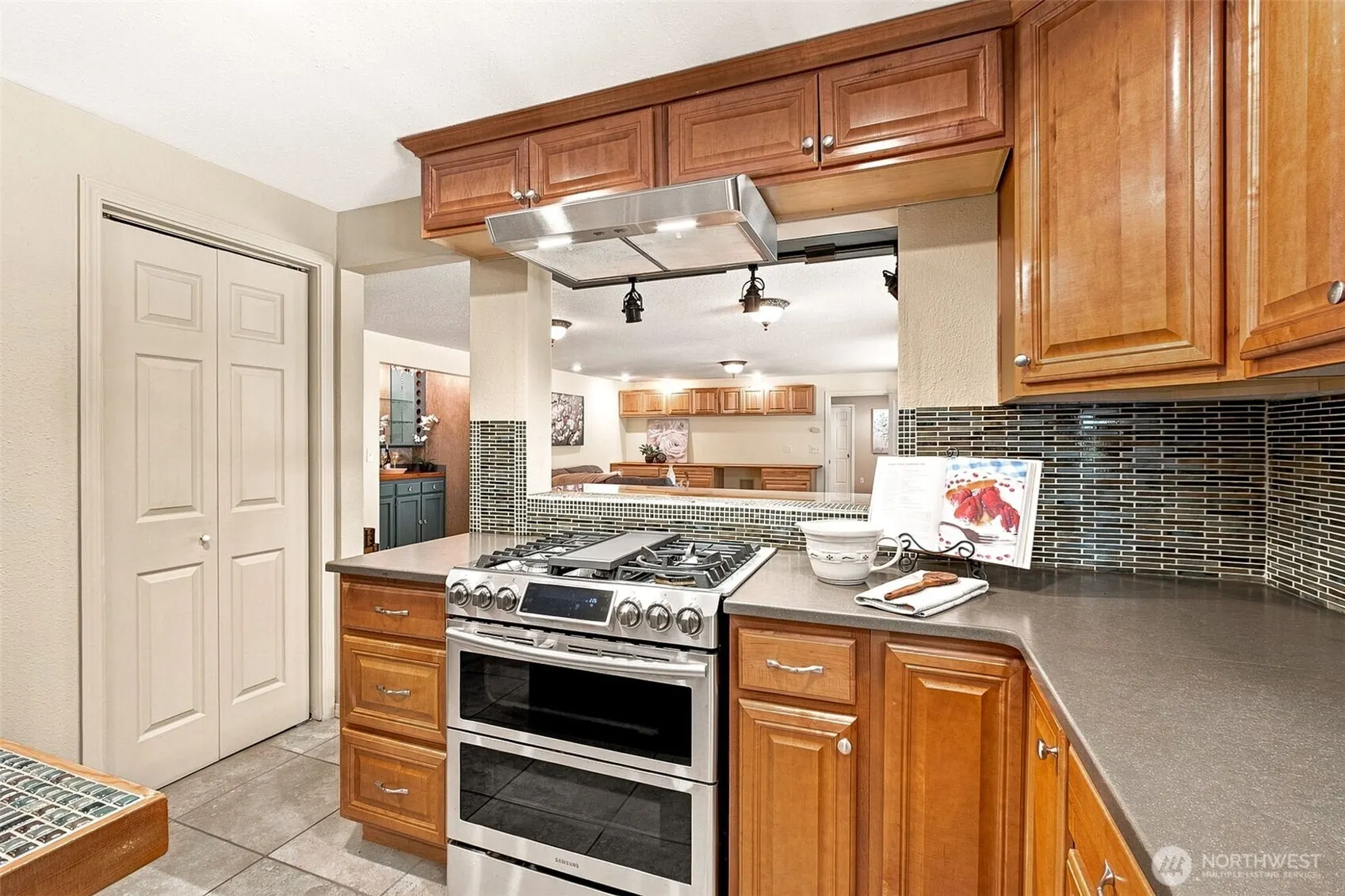 28222 183rd Avenue SE, Kent, WA 98042