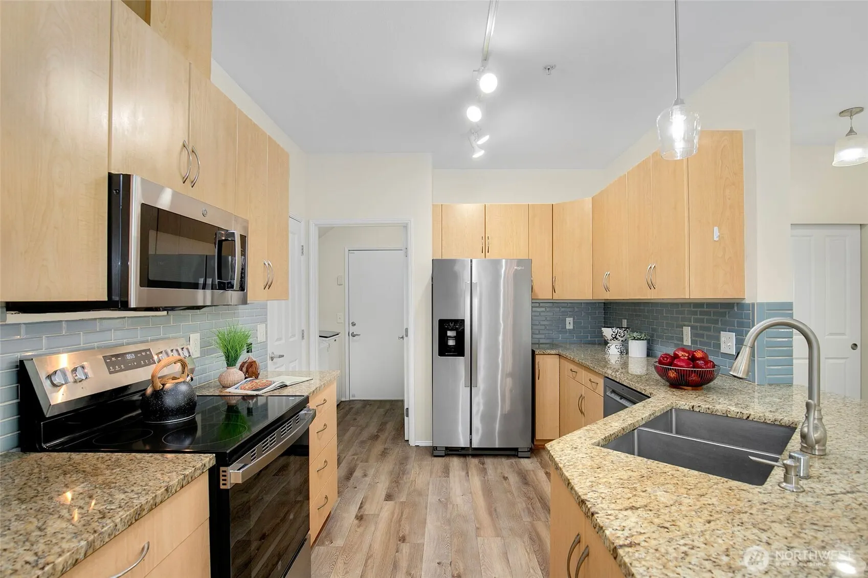 595 241st Lane SE, Sammamish, WA 98074