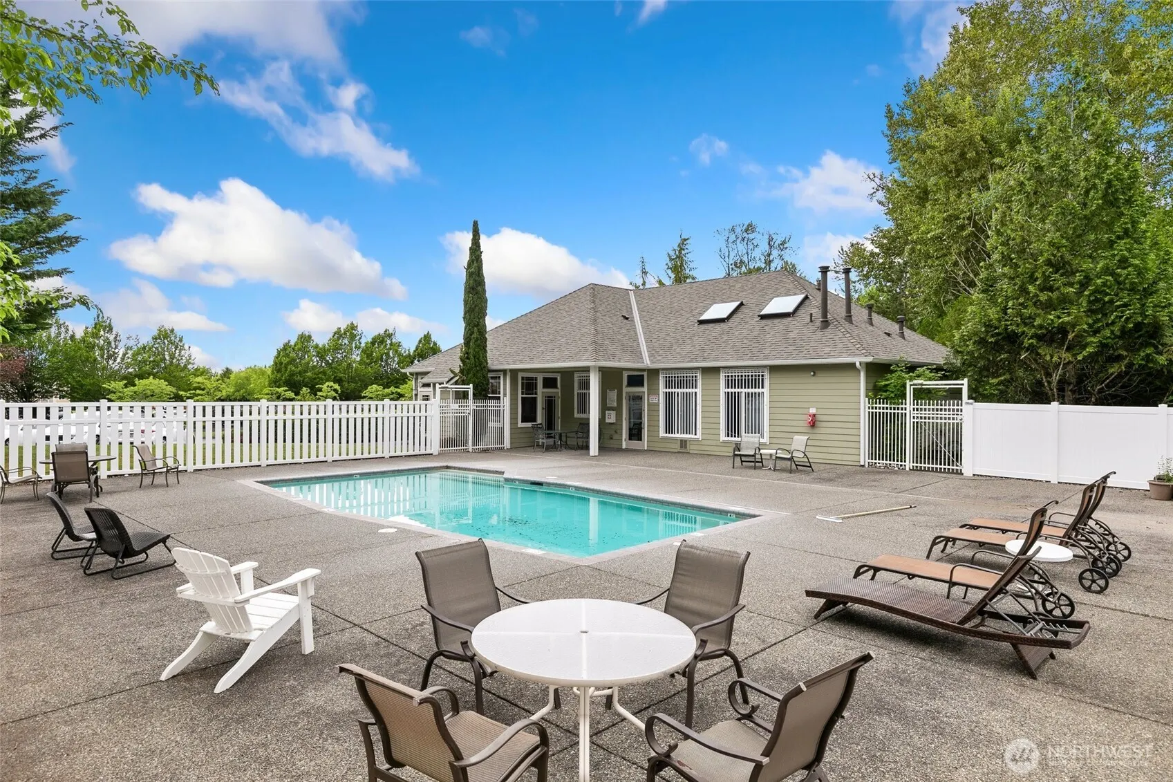 595 241st Lane SE, Sammamish, WA 98074