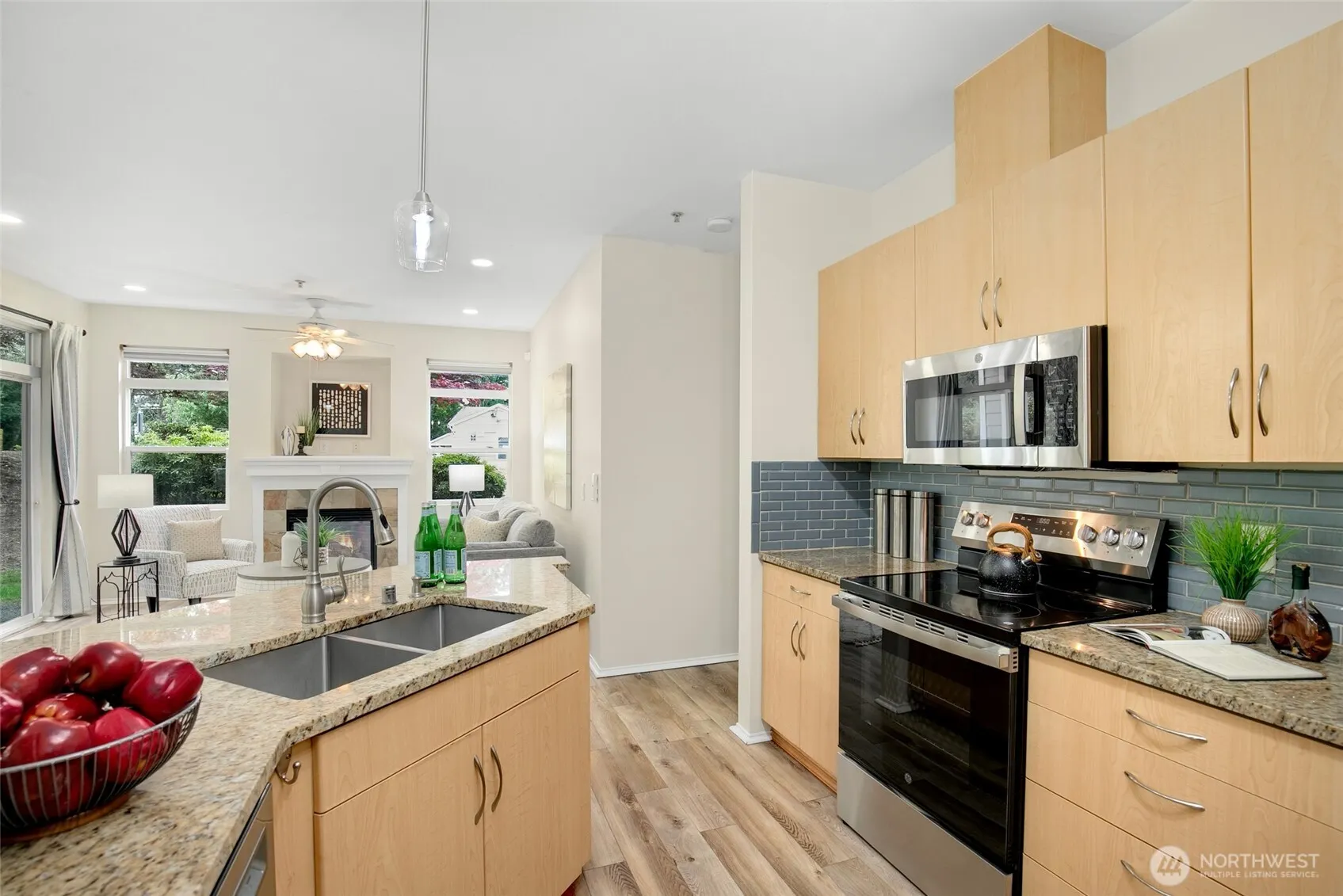 595 241st Lane SE, Sammamish, WA 98074