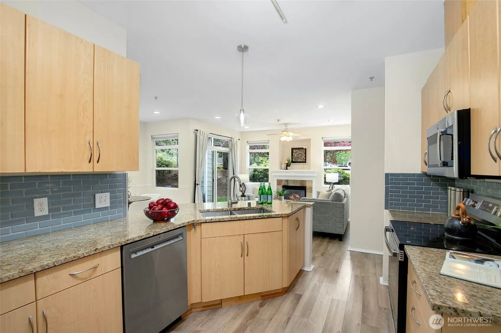 595 241st Lane SE, Sammamish, WA 98074