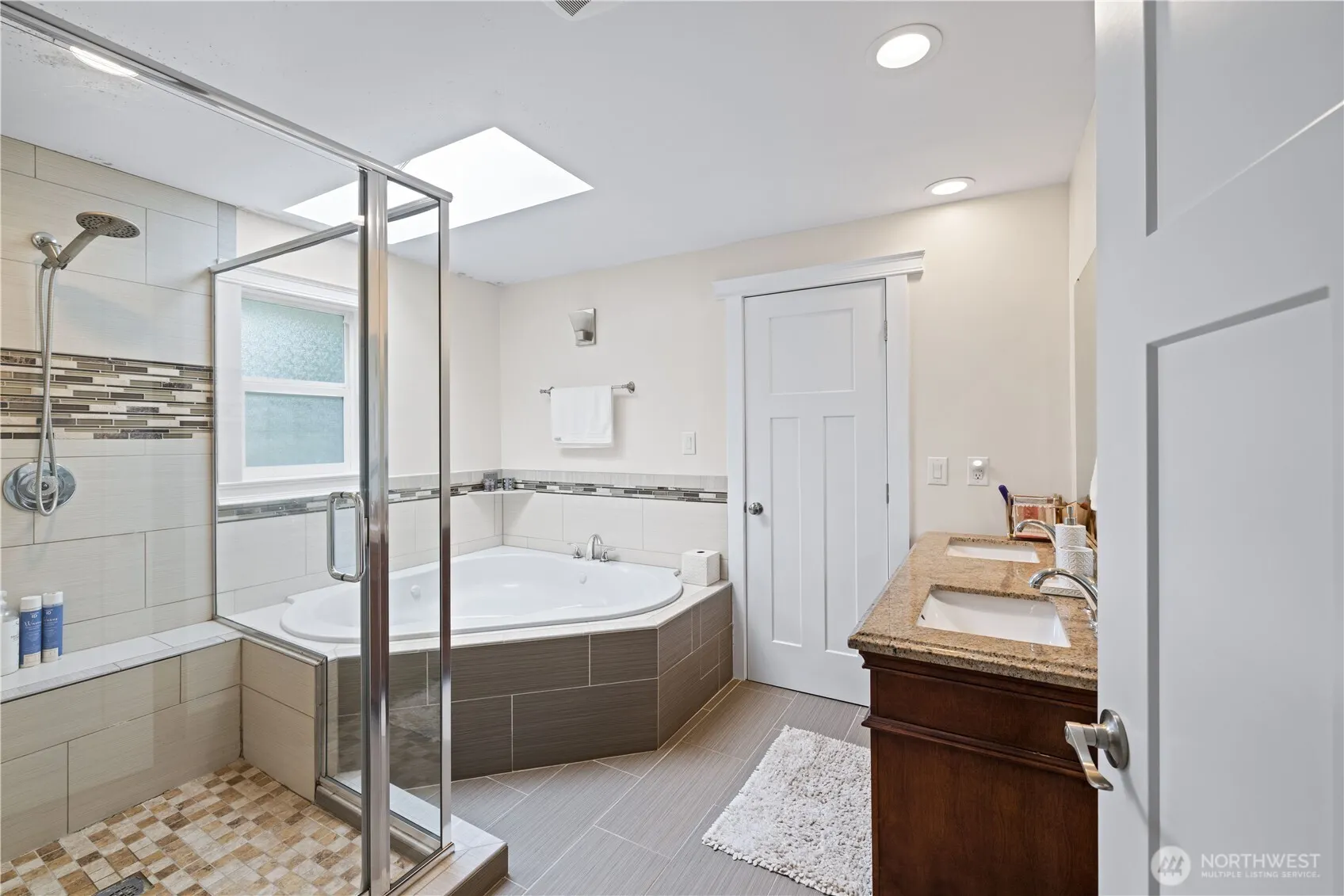 2627 205th Place SW, Lynnwood, WA 98036