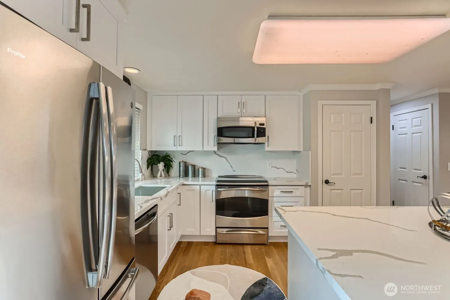 18927 SE 42nd Place , Issaquah, WA 98027