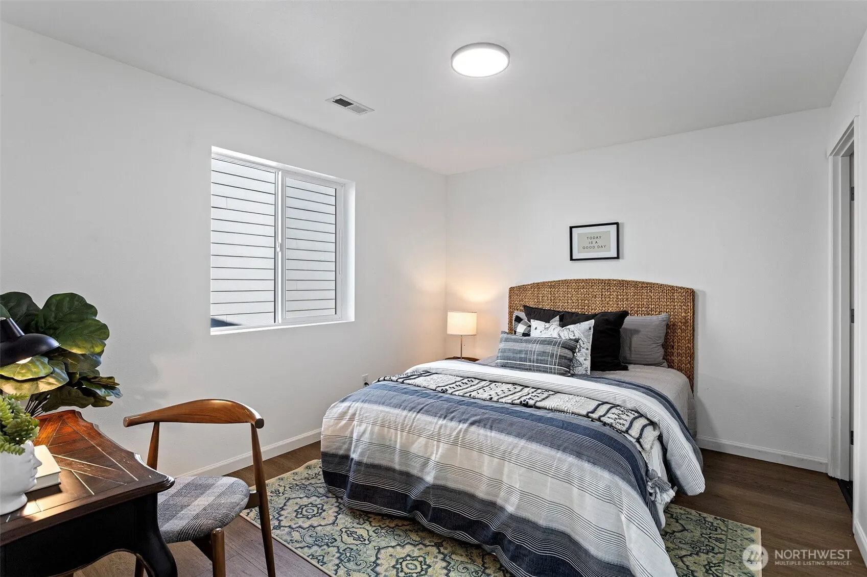 25921 35th Place S, Kent, WA 98032