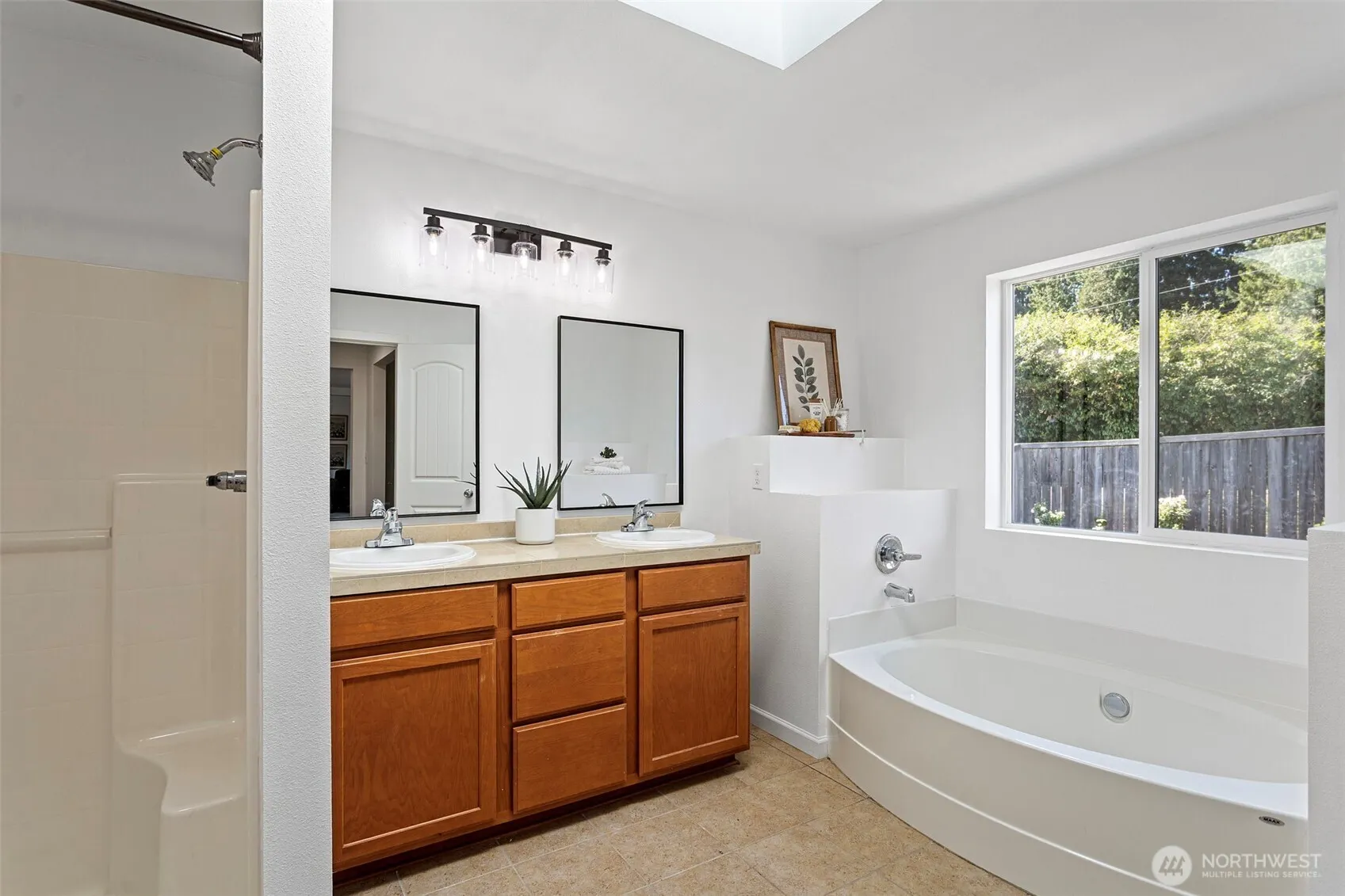 25921 35th Place S, Kent, WA 98032