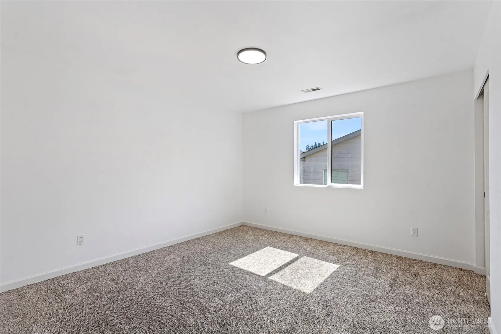 25921 35th Place S, Kent, WA 98032