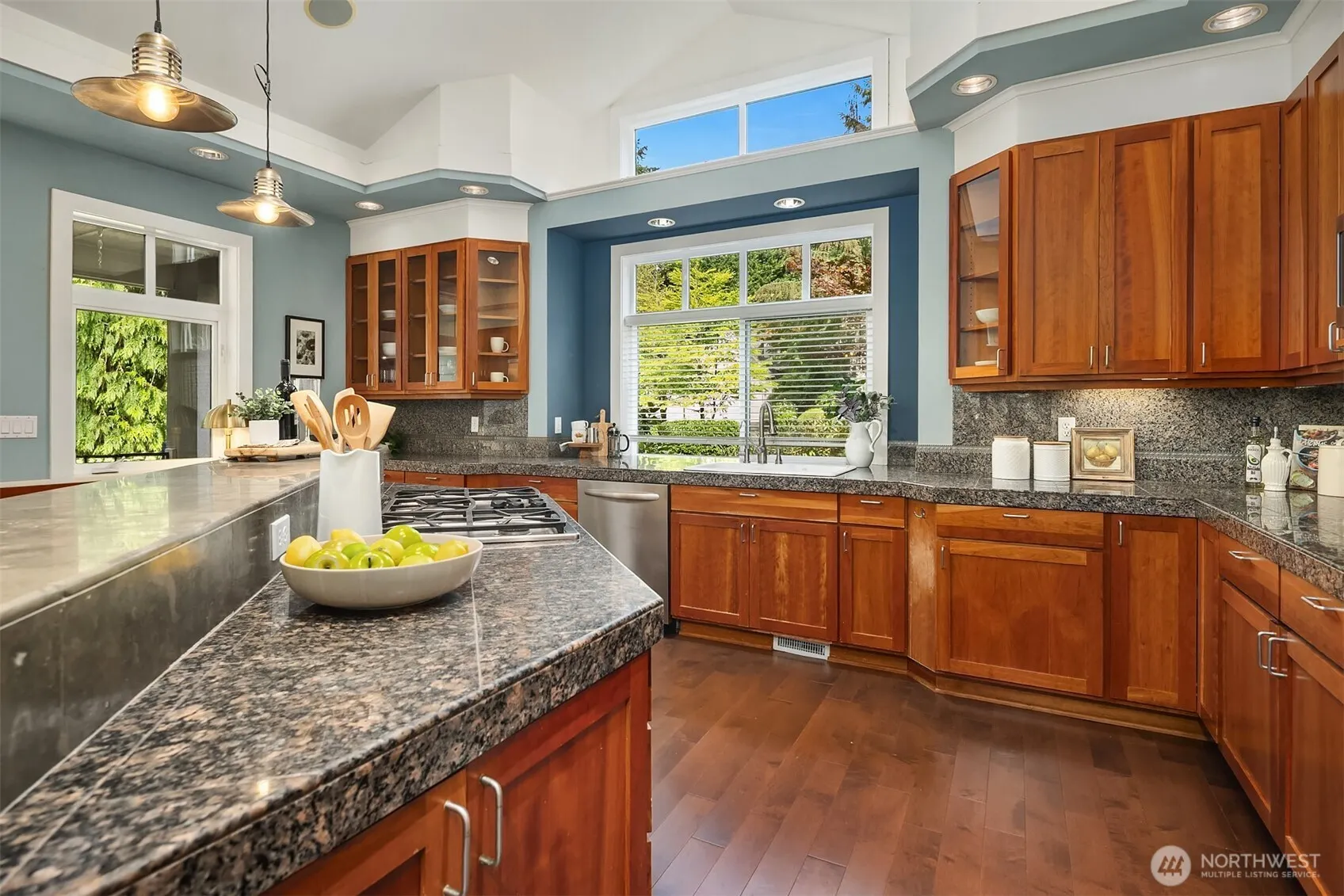 5245 Jung Frau Place NW, Issaquah, WA 98027