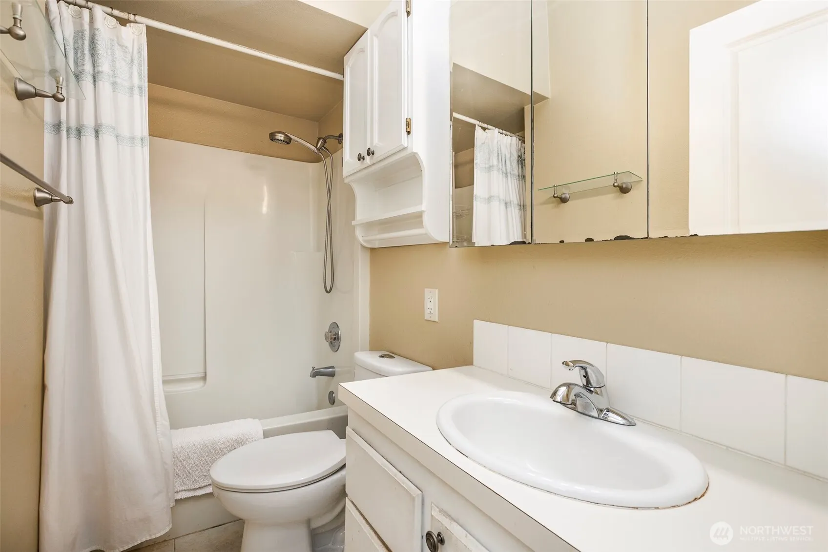 15526 NE 155th Street , Woodinville, WA 98072-8905