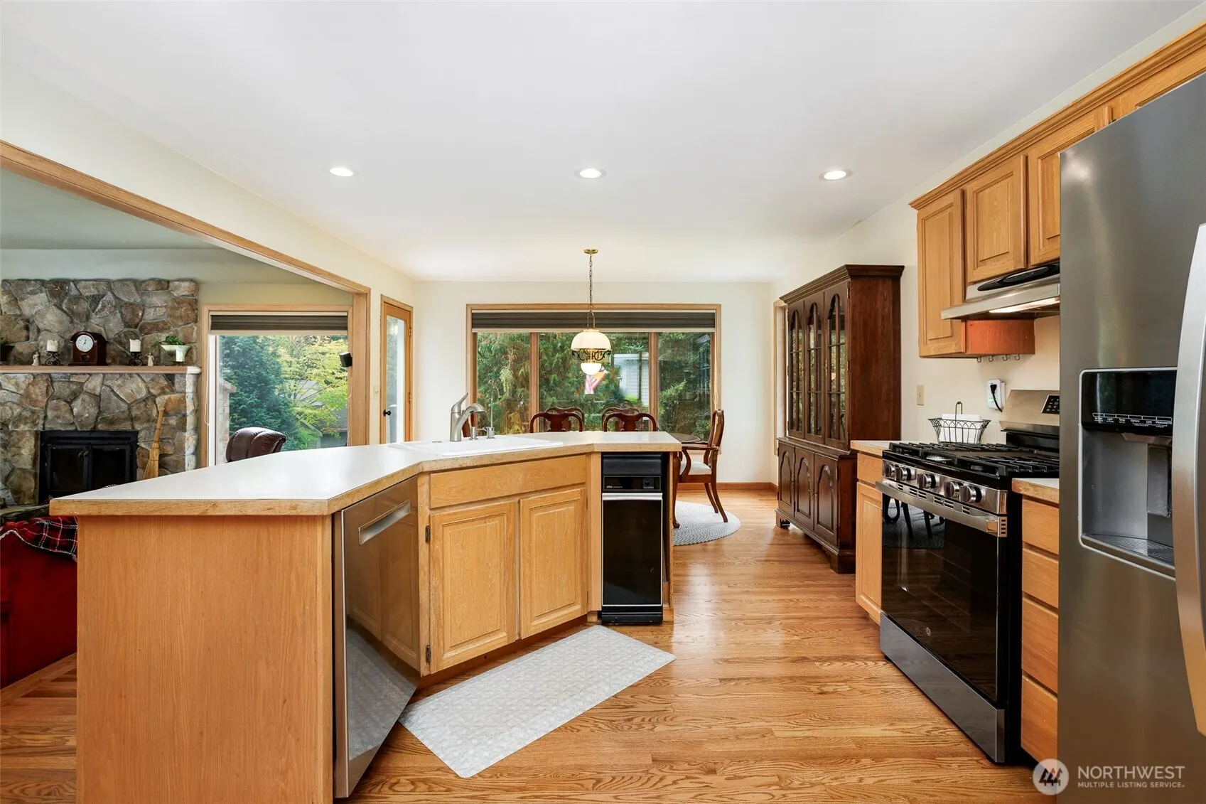 15526 NE 155th Street , Woodinville, WA 98072-8905