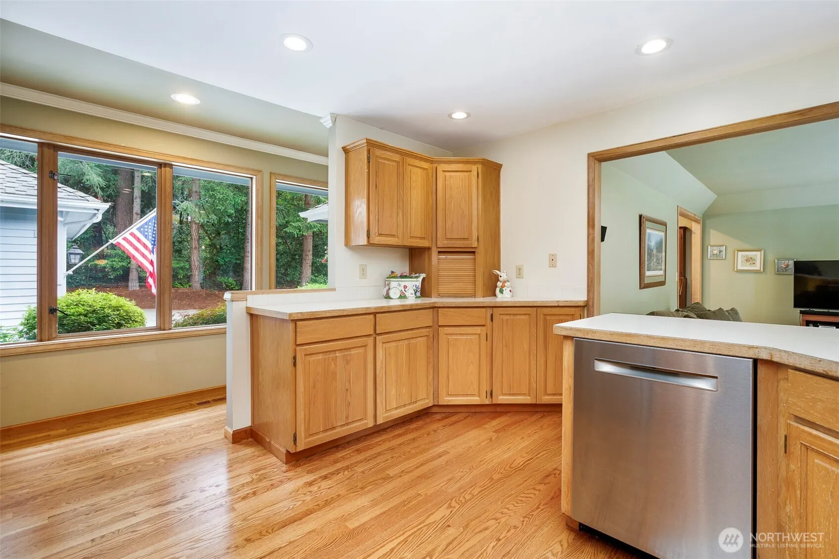 15526 NE 155th Street , Woodinville, WA 98072-8905