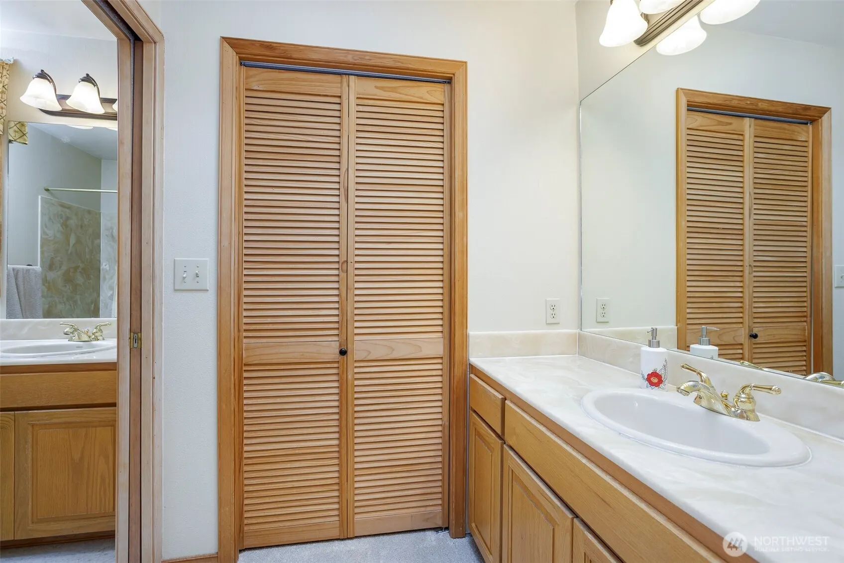 15526 NE 155th Street , Woodinville, WA 98072-8905