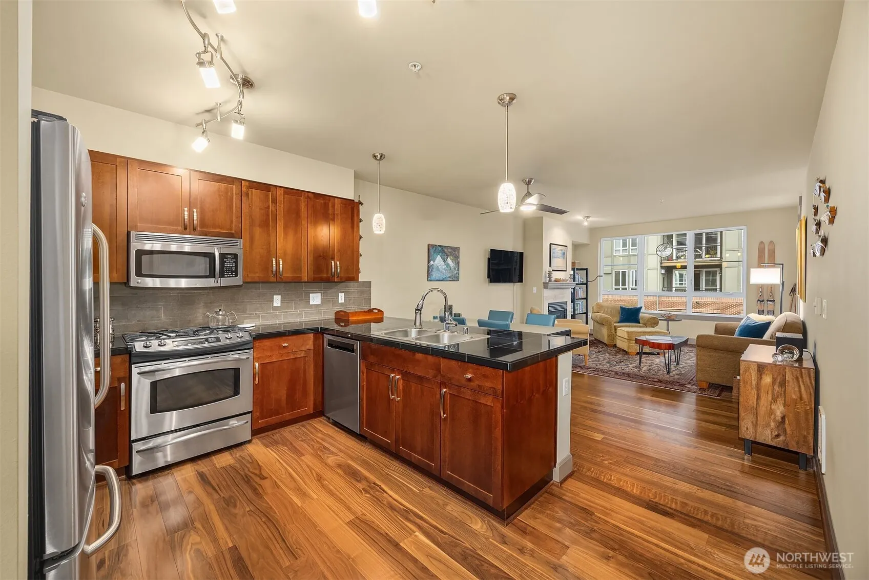 1840 25th Avenue NE #307, Issaquah, WA 98029