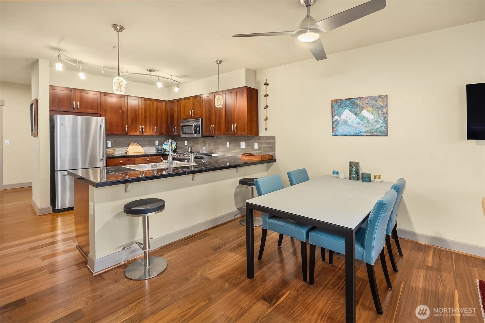 1840 25th Avenue NE #307, Issaquah, WA 98029