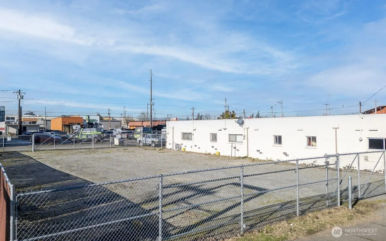 321 State Avenue N, Kent, WA 98030
