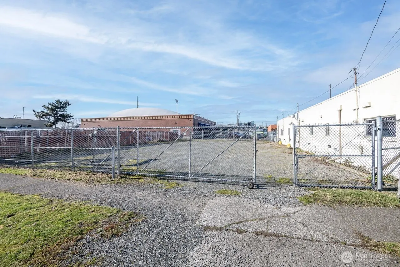321 State Avenue N, Kent, WA 98030