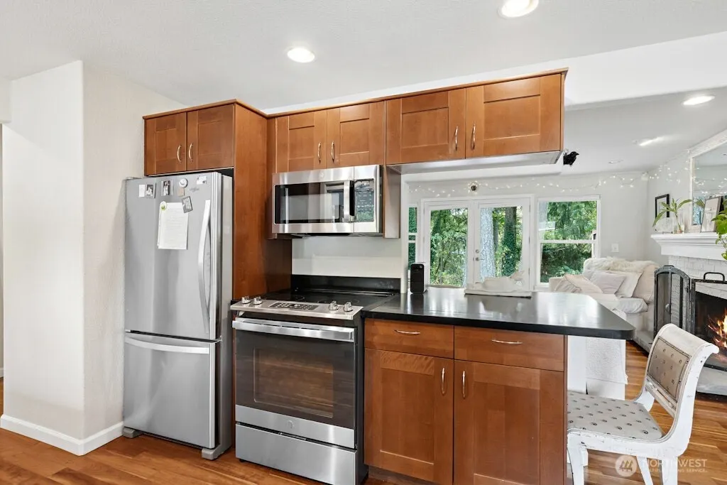21013 60th Place NE, Redmond, WA 98053-2401