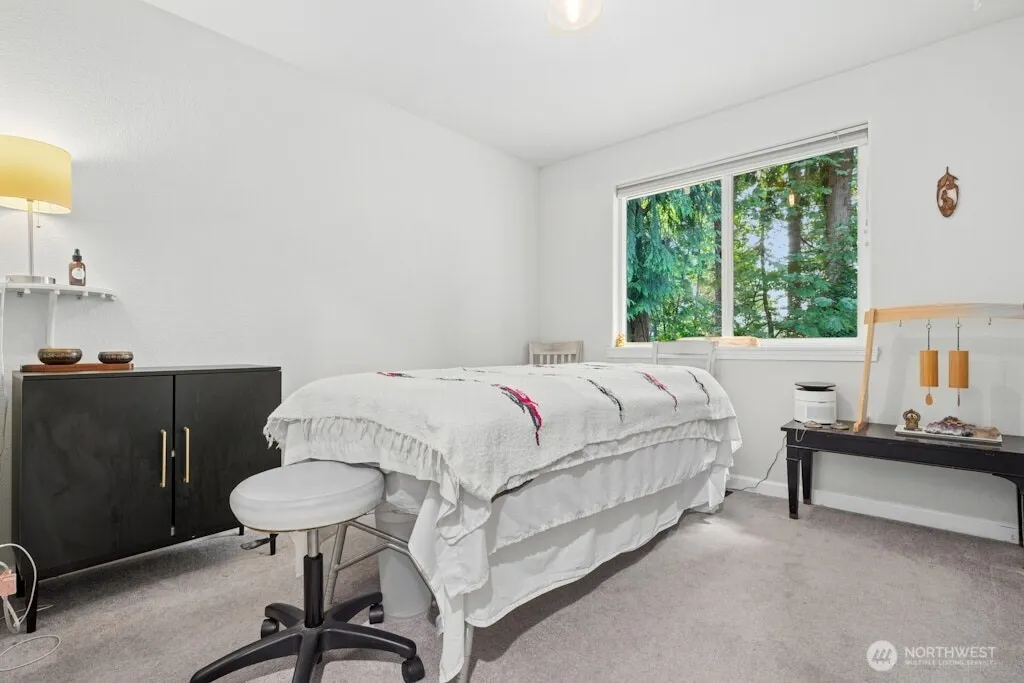 21013 60th Place NE, Redmond, WA 98053-2401