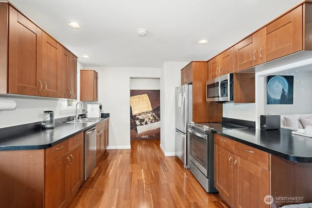 21013 60th Place NE, Redmond, WA 98053-2401