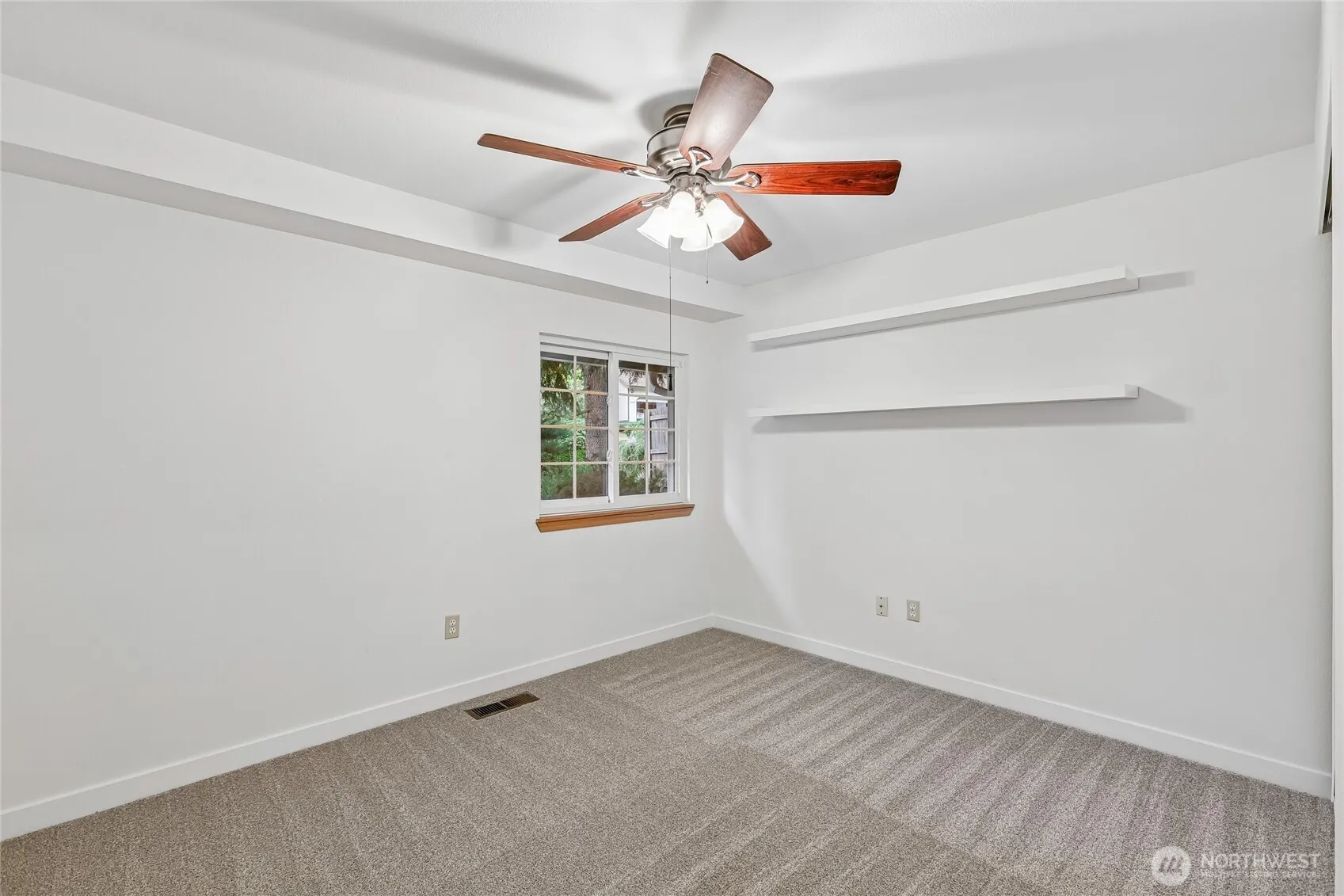 4315 210th Place NE, Sammamish, WA 98074