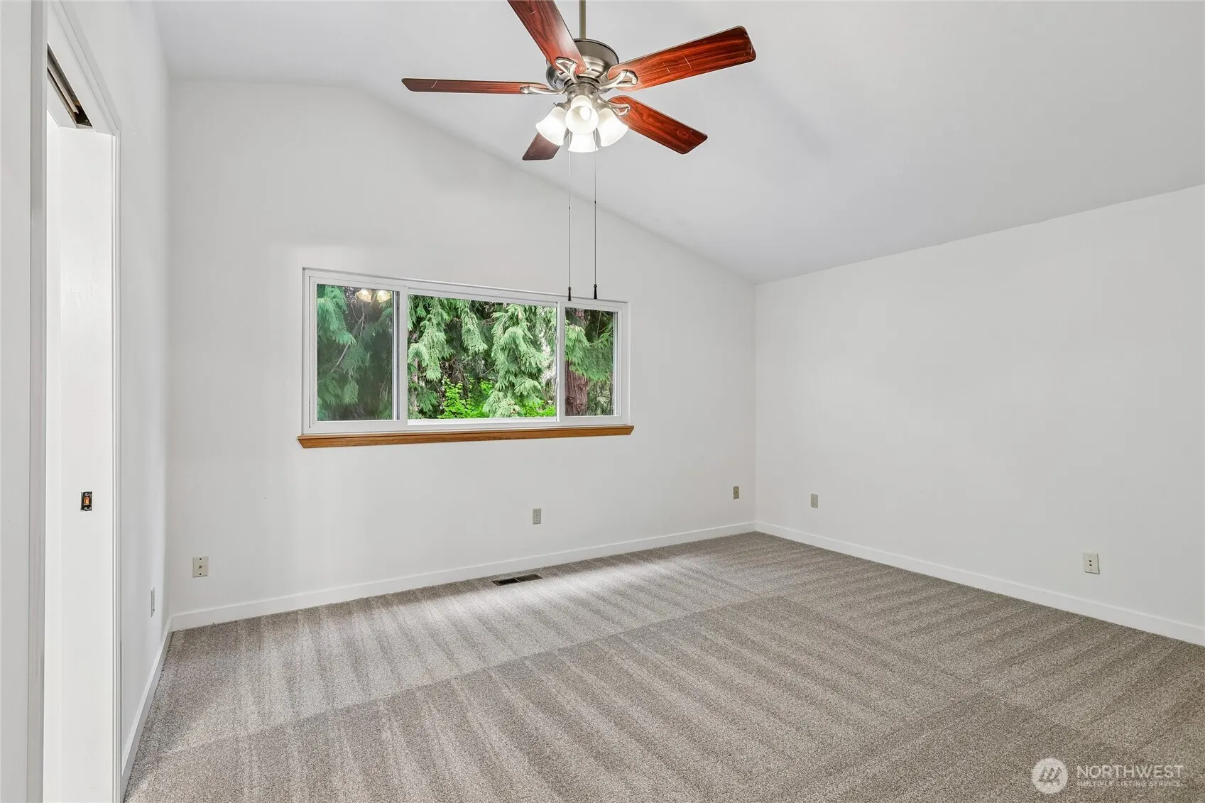 4315 210th Place NE, Sammamish, WA 98074