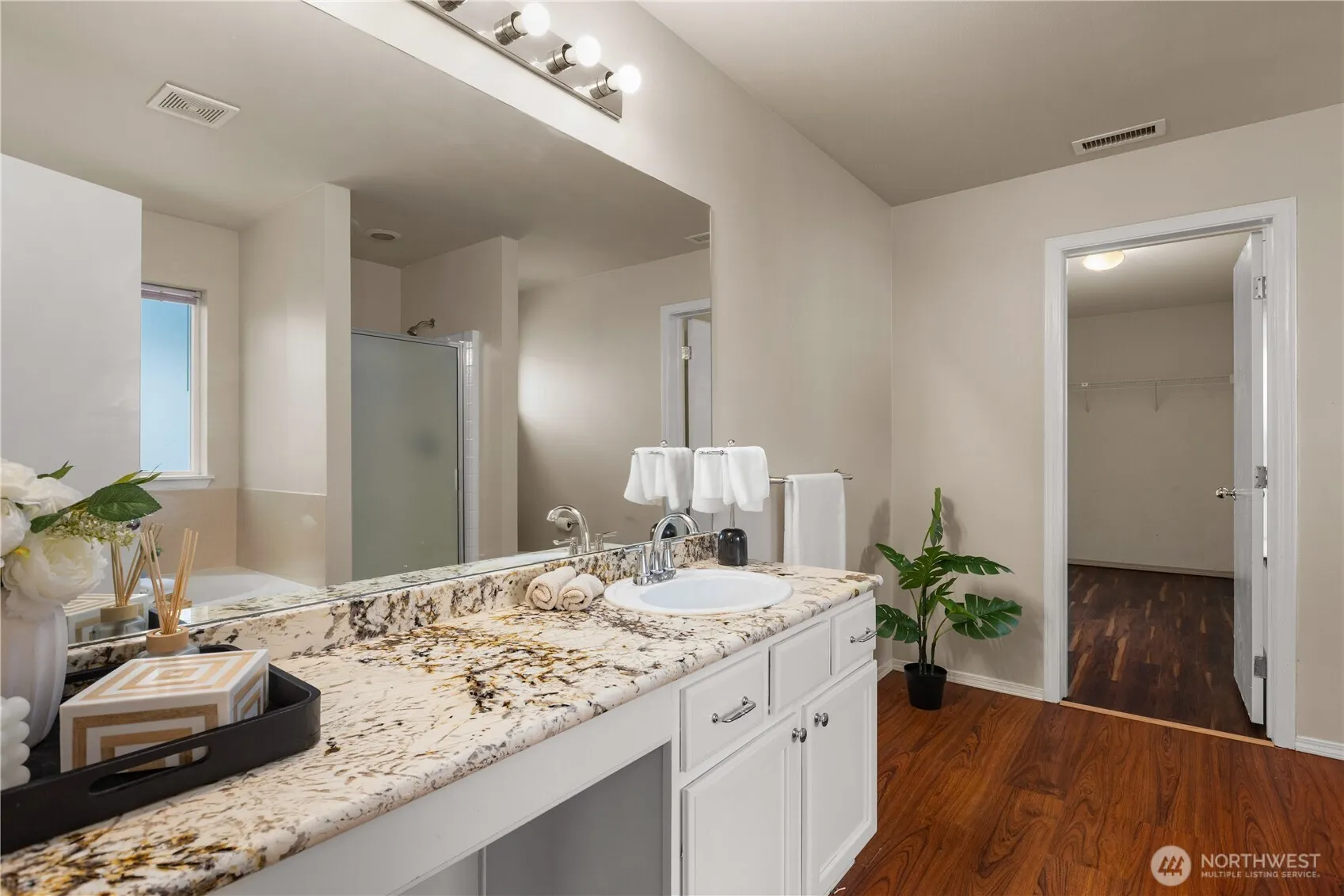 22544 NE 93rd Place , Redmond, WA 98053-2053