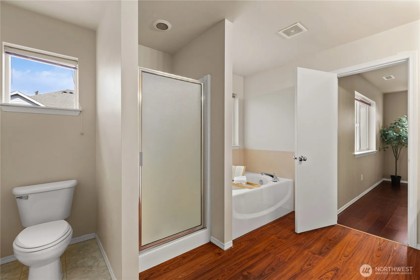 22544 NE 93rd Place , Redmond, WA 98053-2053