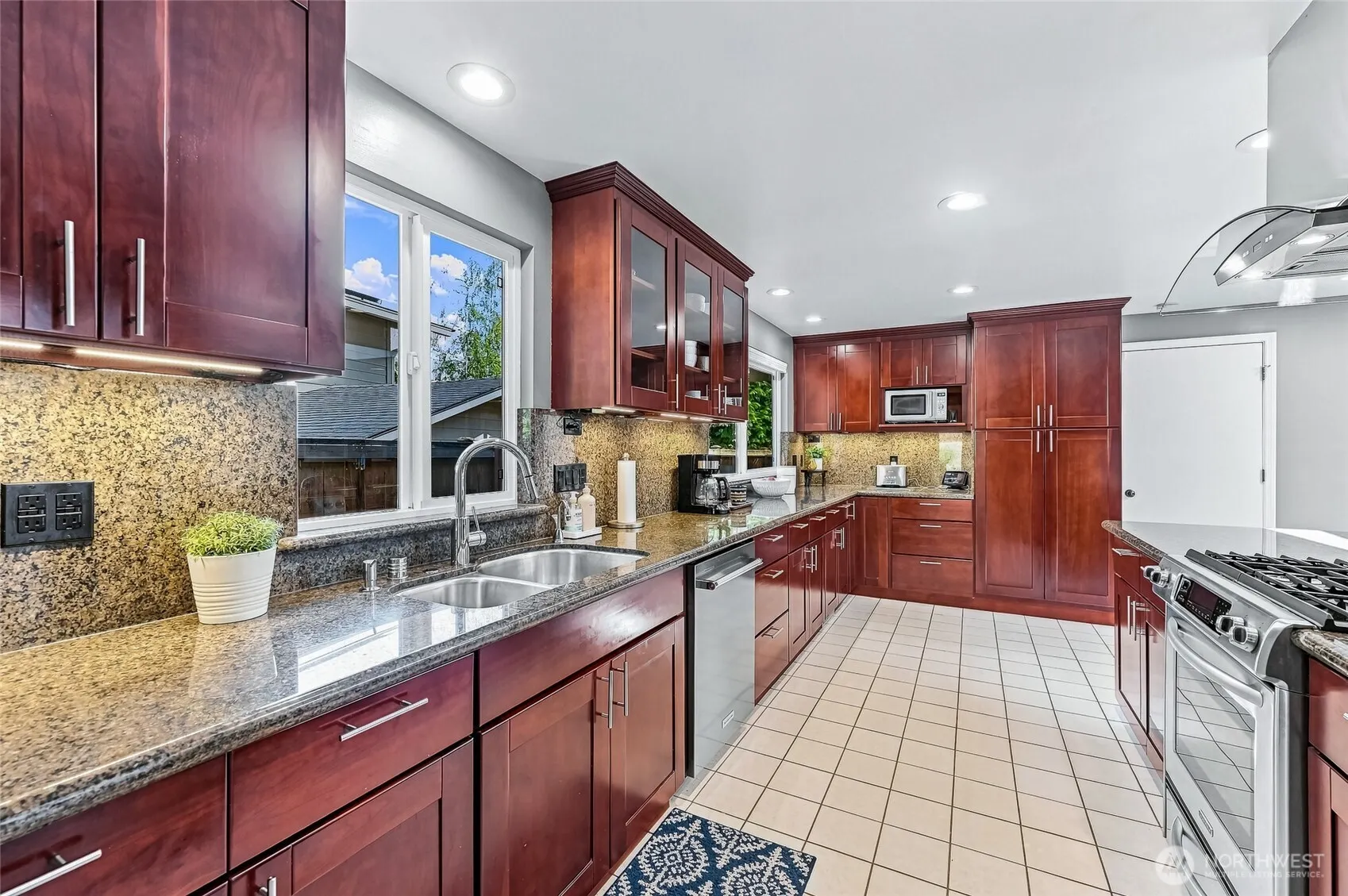 14009 NE 74th Street , Redmond, WA 98052