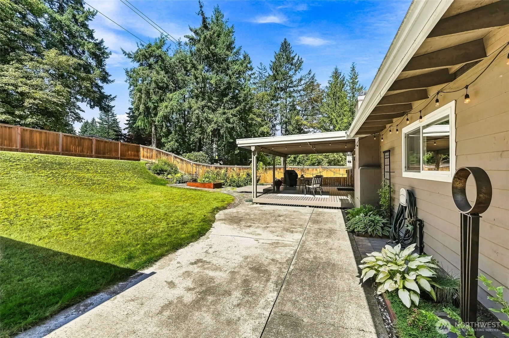 14009 NE 74th Street , Redmond, WA 98052