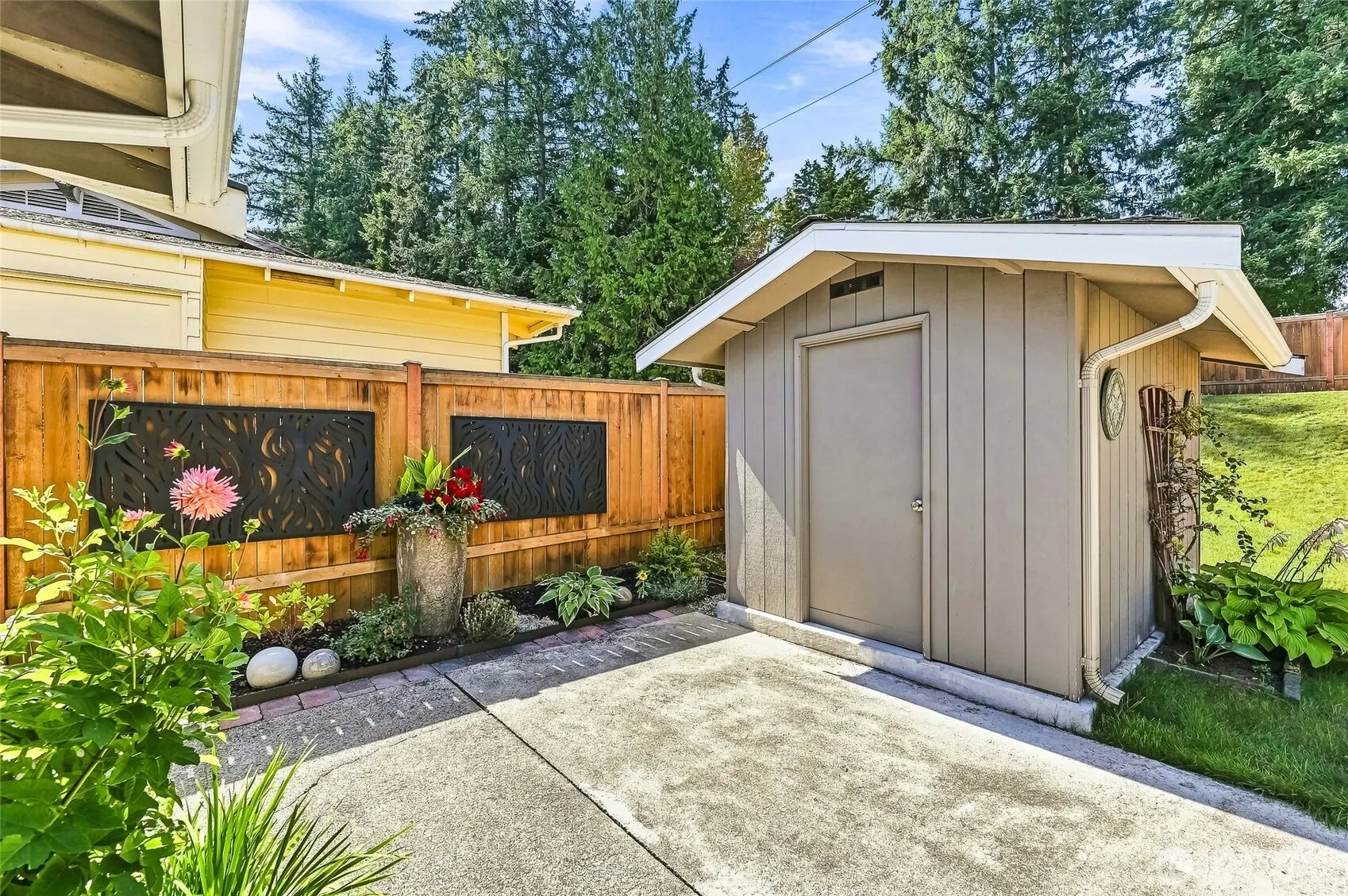 14009 NE 74th Street , Redmond, WA 98052