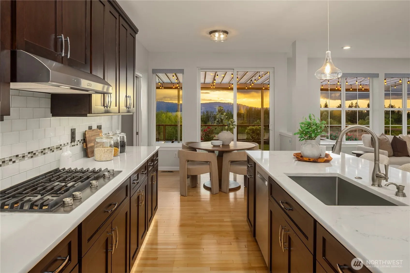 1565 24th Avenue NE, Issaquah, WA 98029