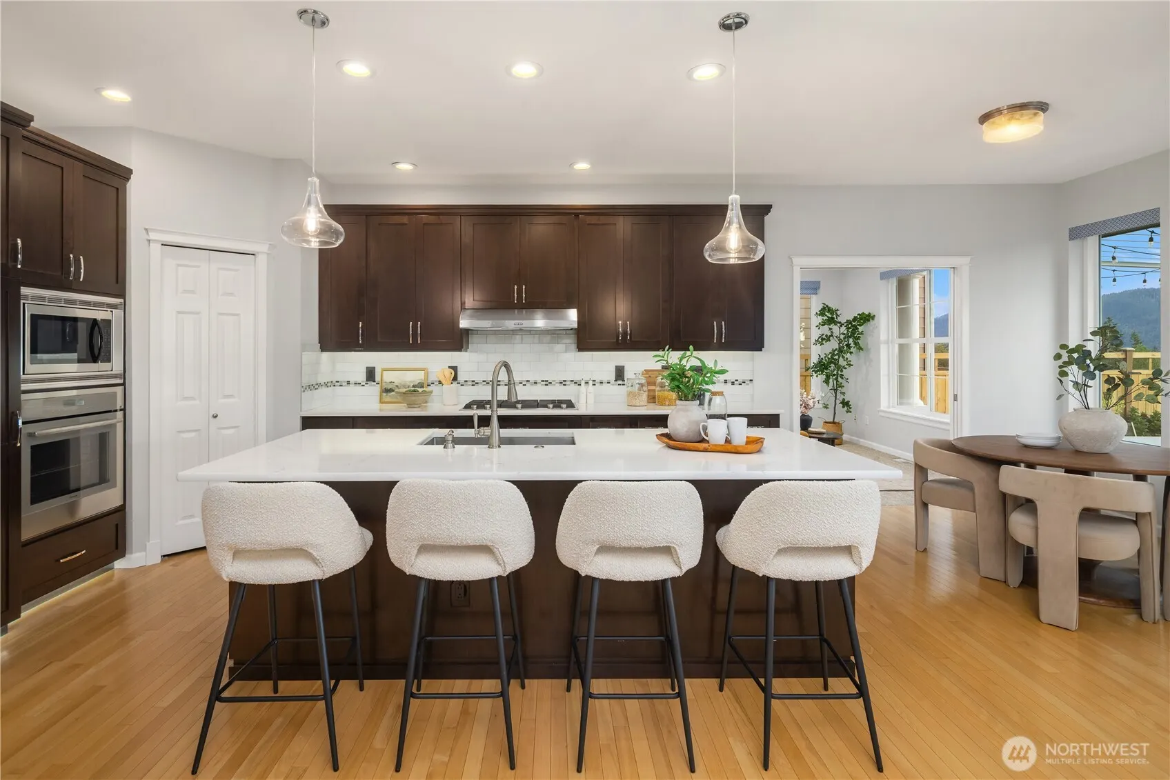 1565 24th Avenue NE, Issaquah, WA 98029