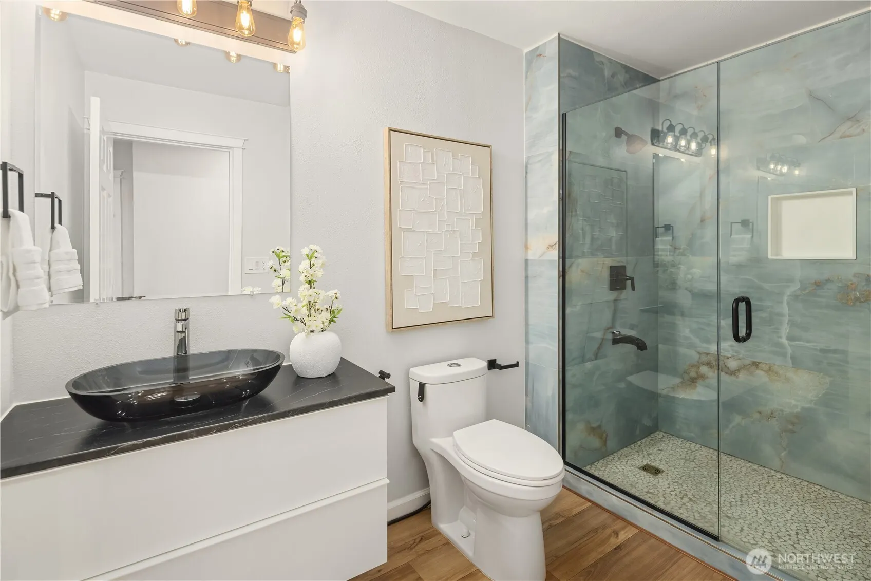 1565 24th Avenue NE, Issaquah, WA 98029