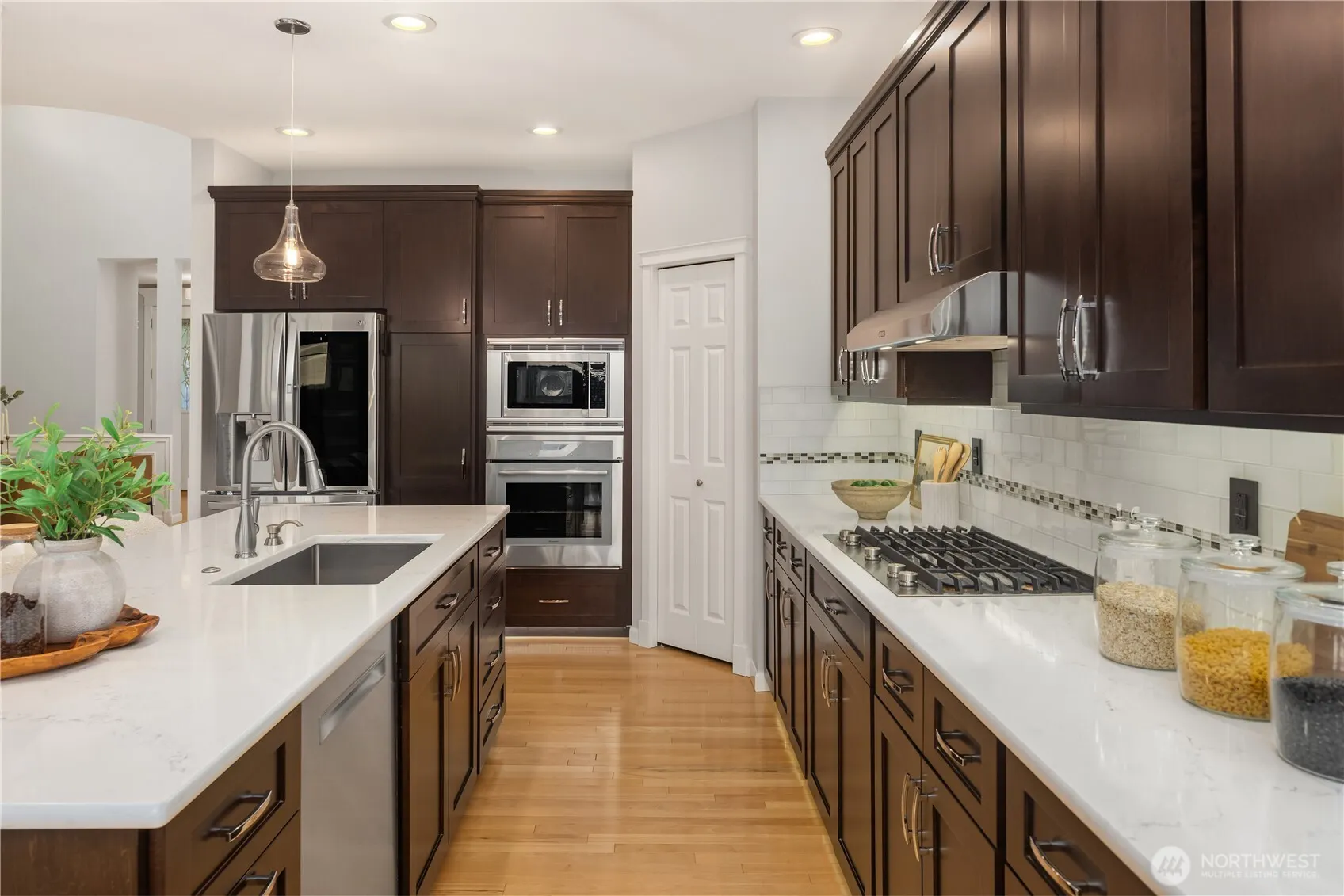 1565 24th Avenue NE, Issaquah, WA 98029