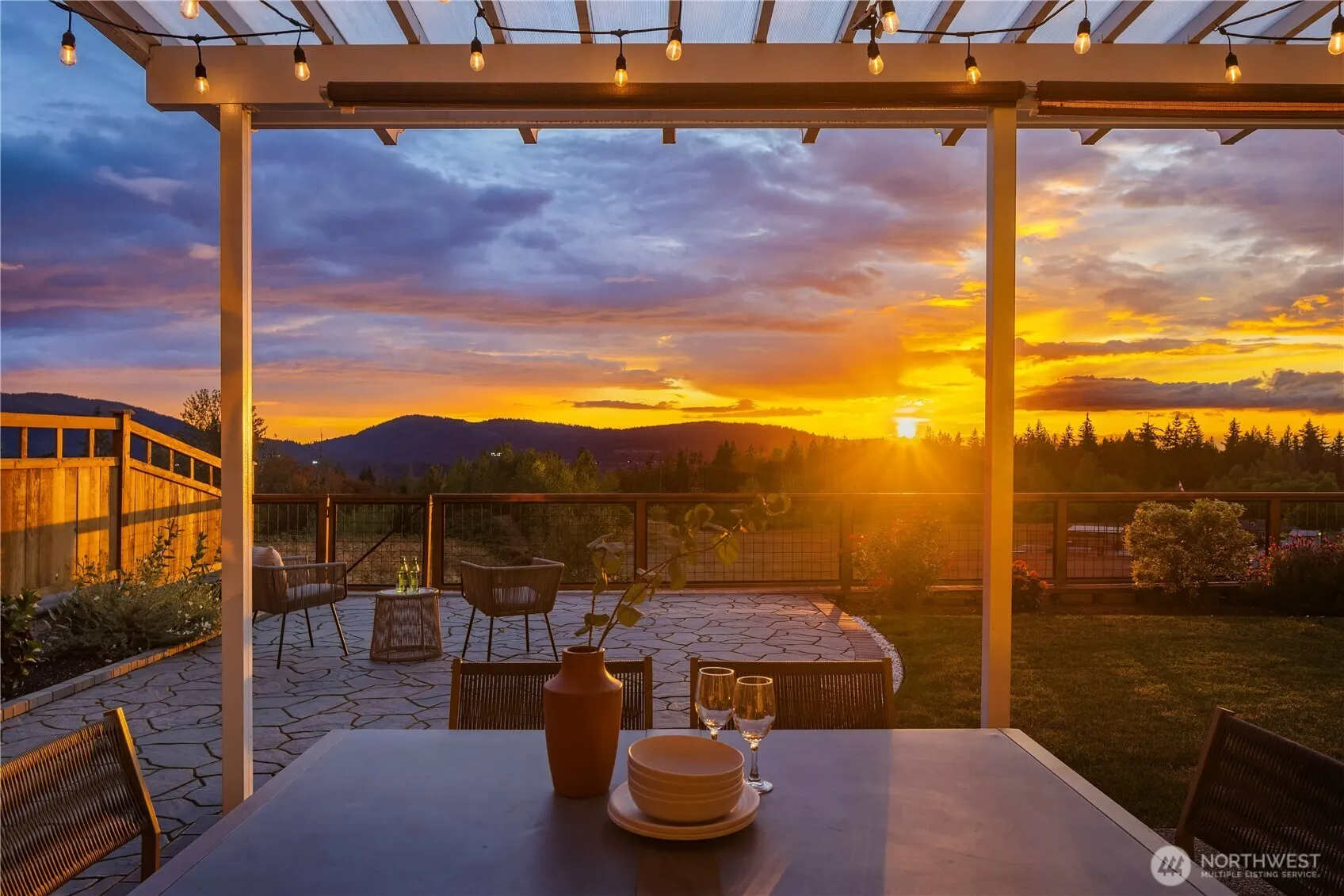 1565 24th Avenue NE, Issaquah, WA 98029