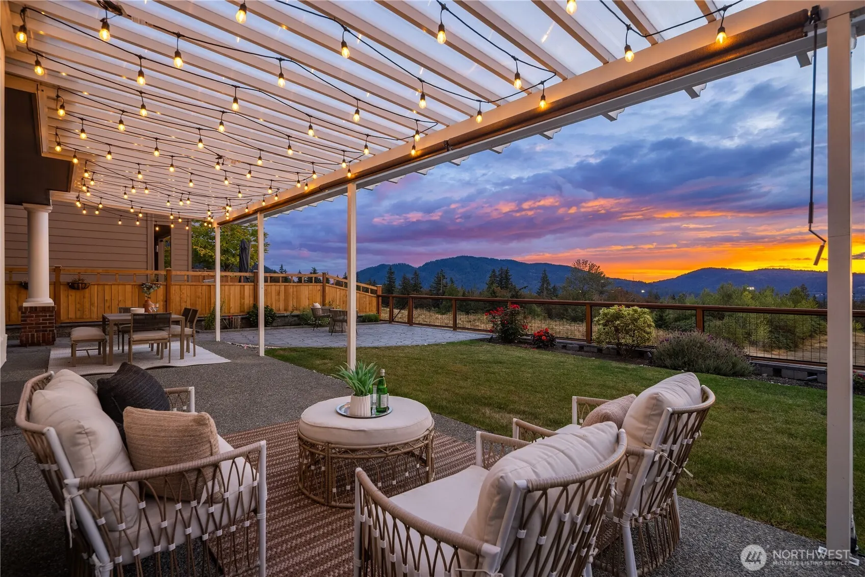 1565 24th Avenue NE, Issaquah, WA 98029