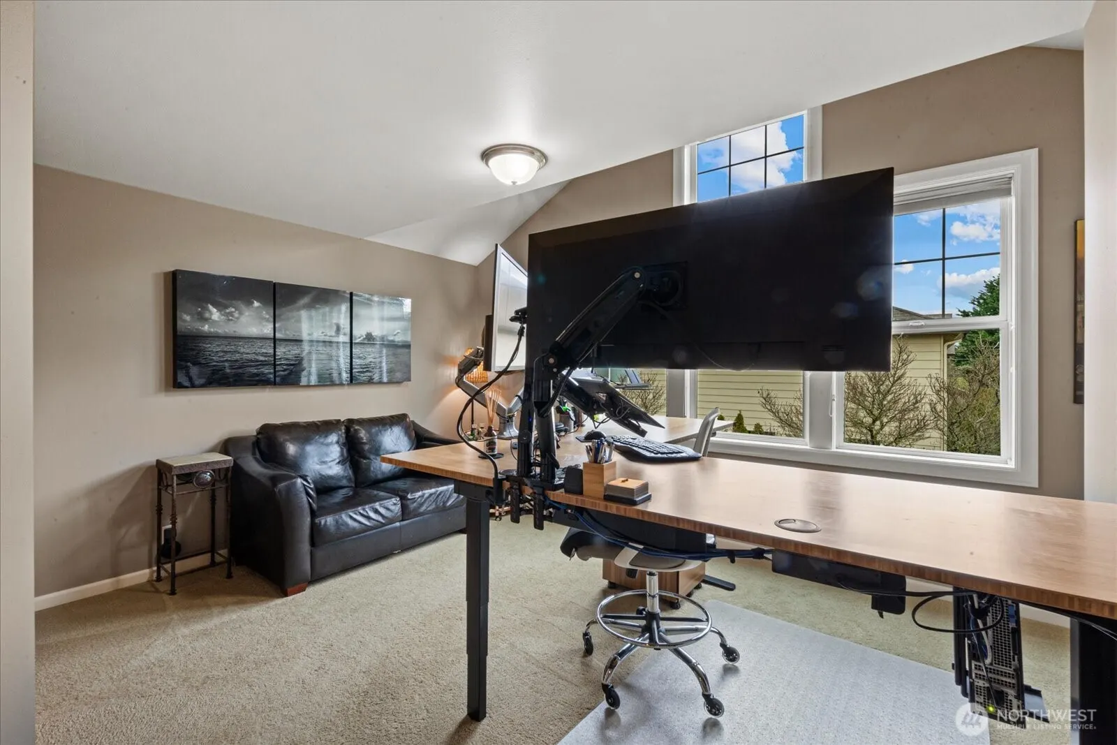 215 Ilwaco Place SE, Renton, WA 98059