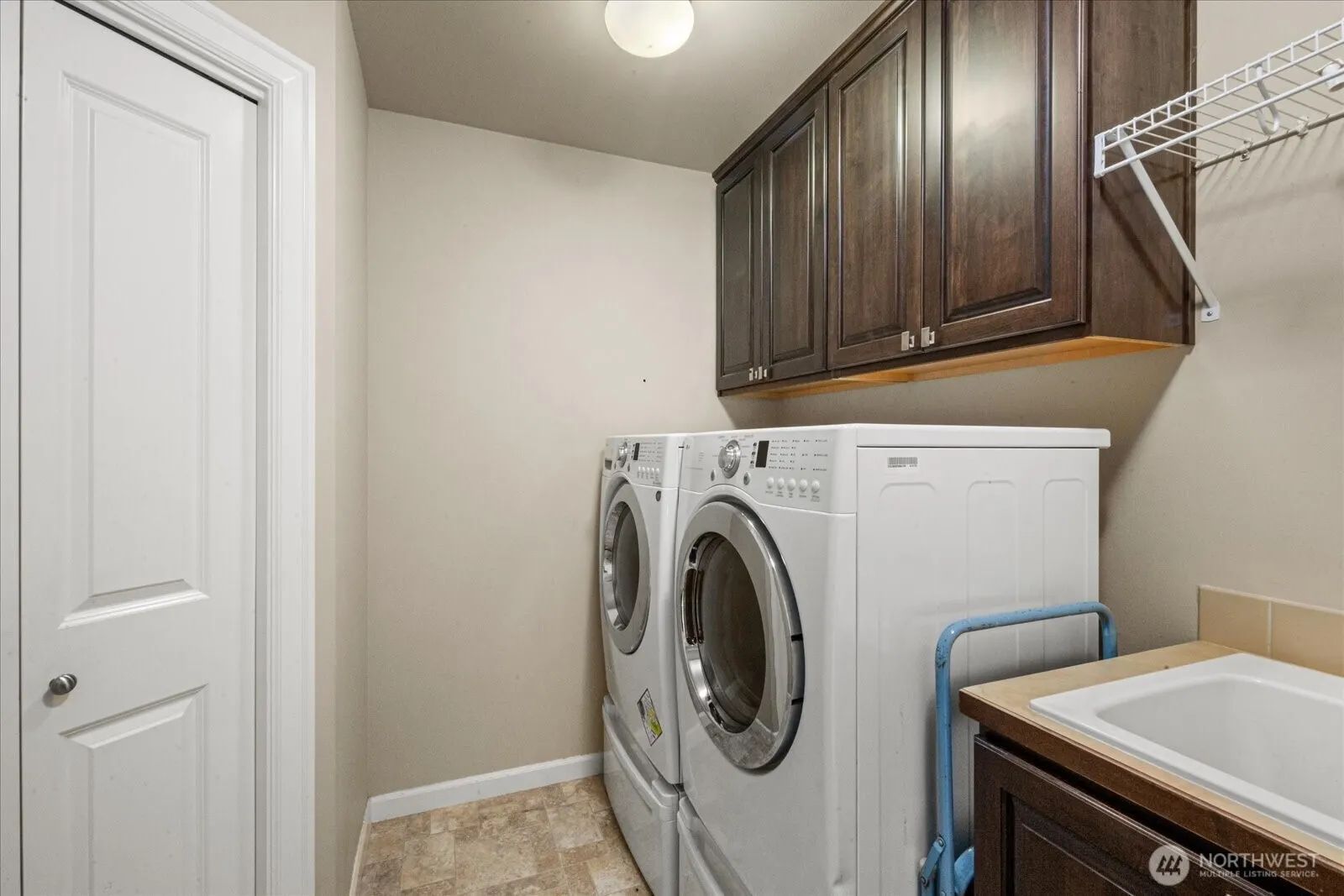 215 Ilwaco Place SE, Renton, WA 98059