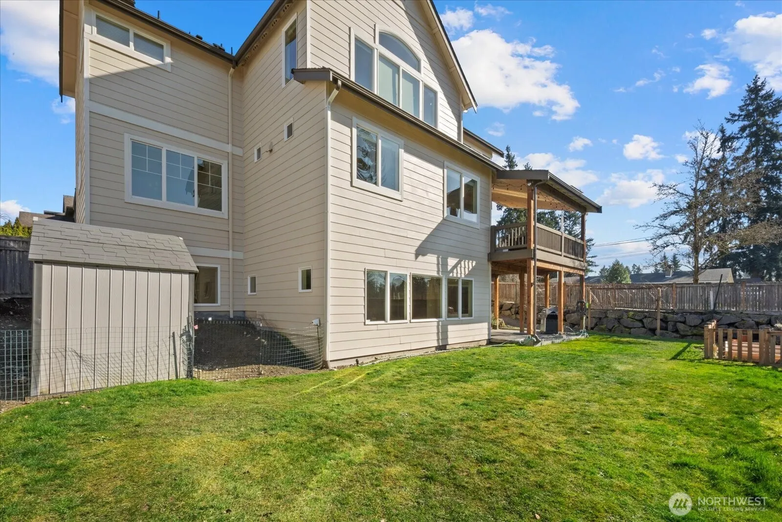 215 Ilwaco Place SE, Renton, WA 98059