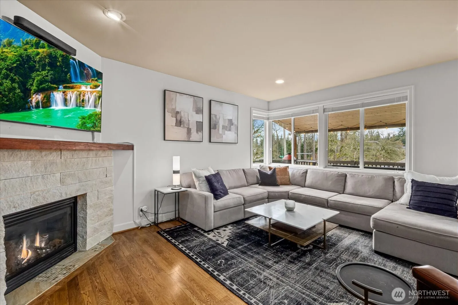215 Ilwaco Place SE, Renton, WA 98059