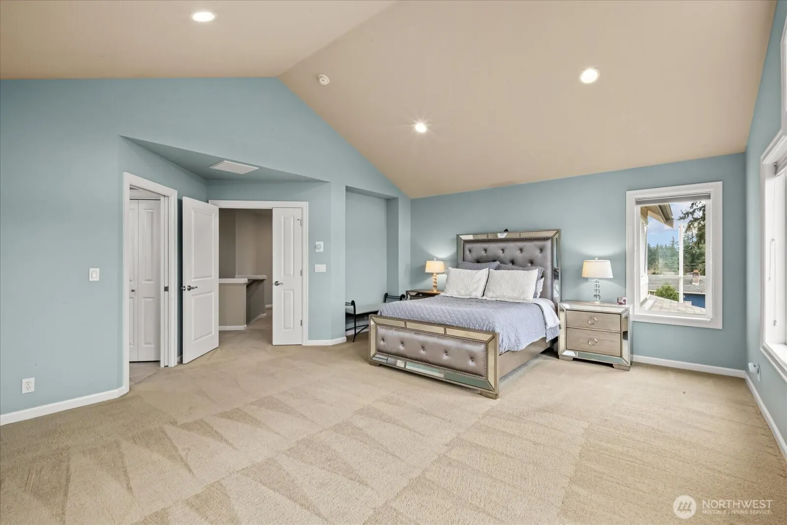 215 Ilwaco Place SE, Renton, WA 98059