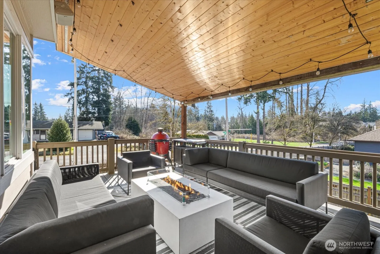 215 Ilwaco Place SE, Renton, WA 98059