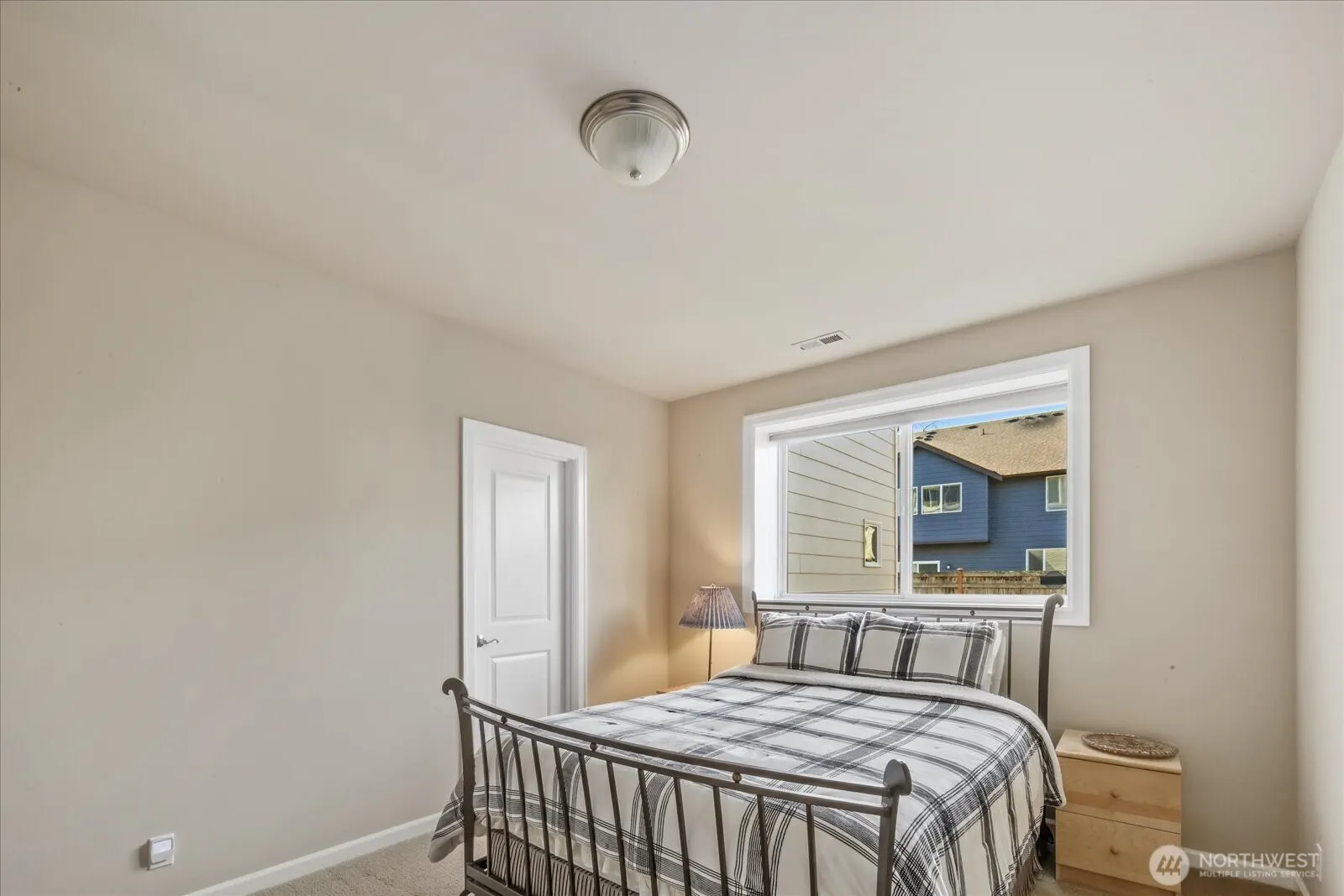 215 Ilwaco Place SE, Renton, WA 98059