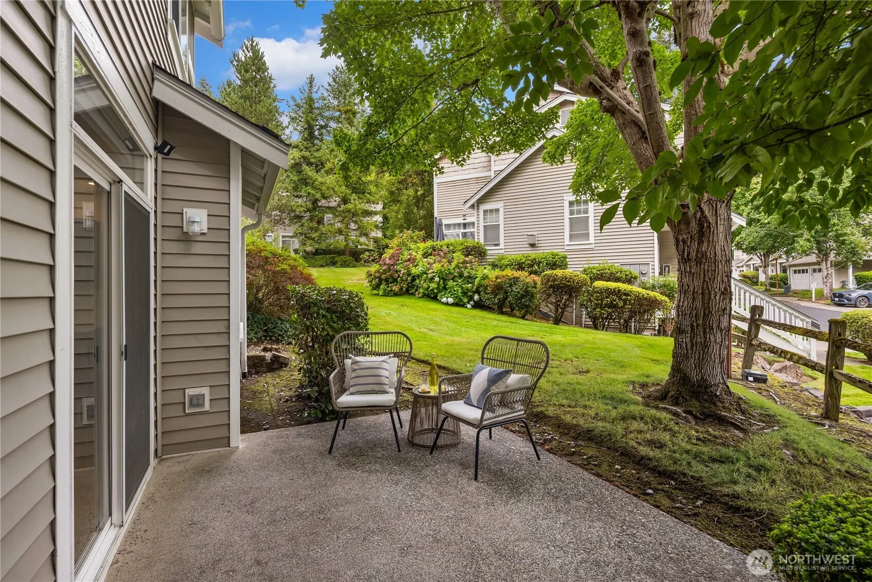 17824 NE 96th Way #3, Redmond, WA 98052